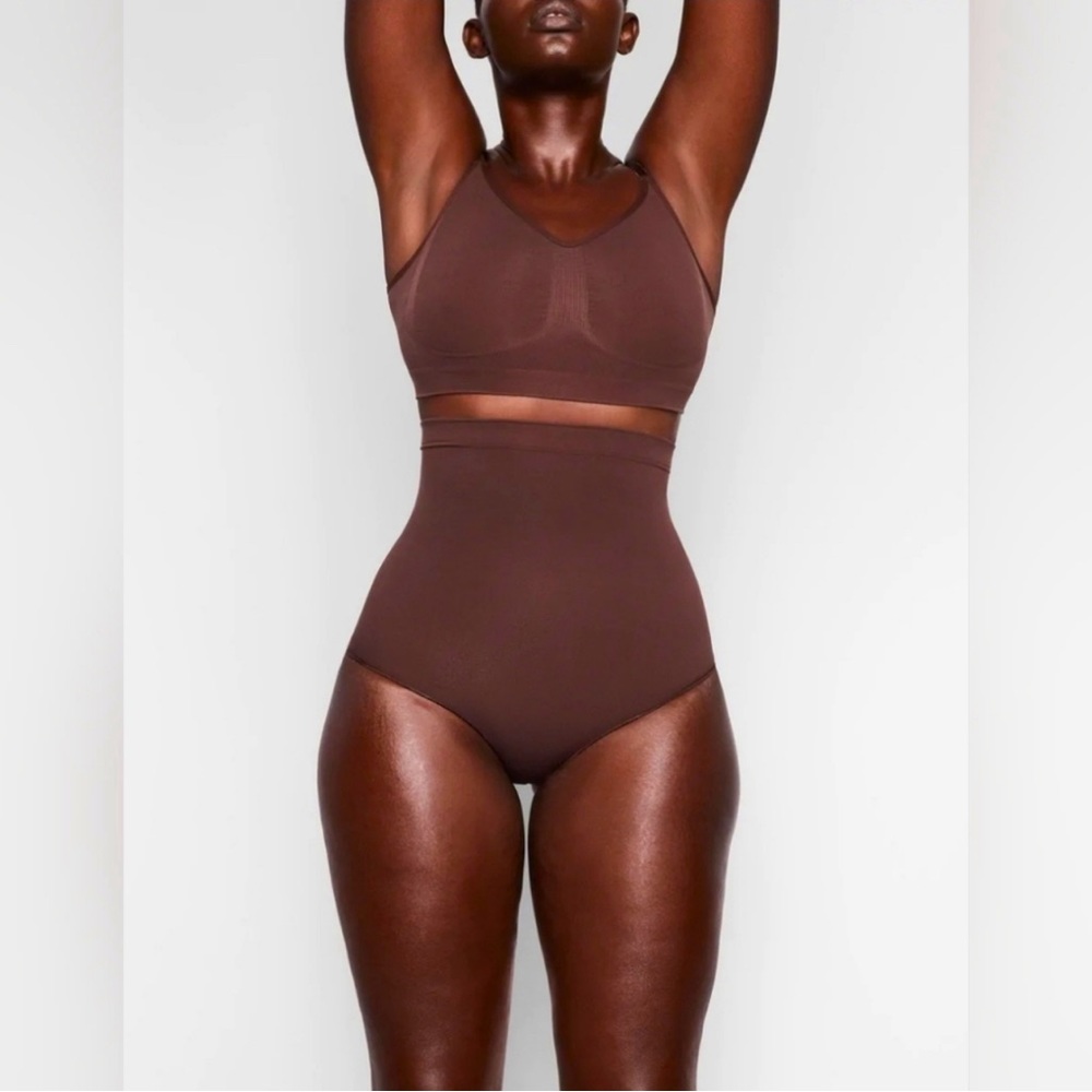 NWT. Everyday Smoothing Shapewear.